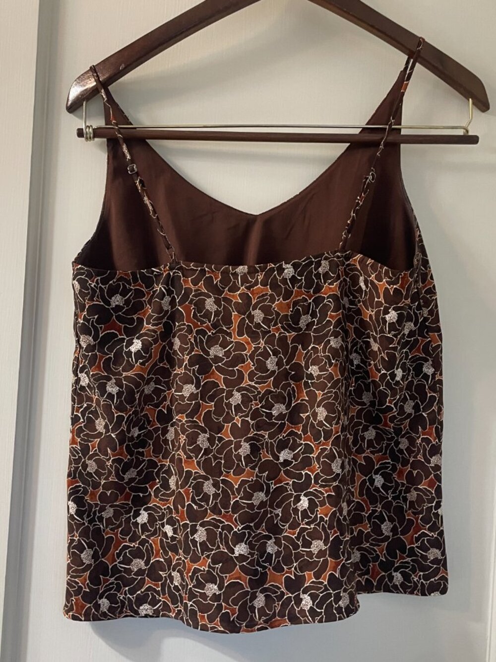 Banana Republic Silky Classic Camisole Size XS Brown and Rust Flowers - Picture 4 of 6